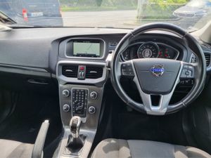Volvo V40 1.6 D2 SE NAV 115BHP 5DR 40 Series - Image 2
