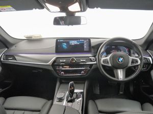 BMW 5 Series 530e M Sport Saloon - Image 4