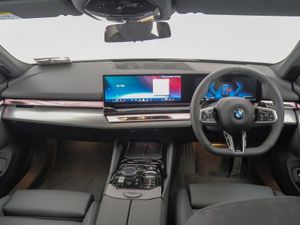 BMW 5 Series 520i M Sport Saloon - Image 4