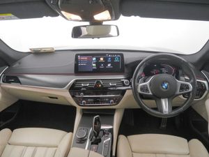BMW 5 Series 520d M Sport Saloon - Image 4