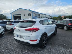 Hyundai Tucson Executive 5DR - Image 2