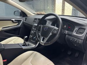 Volvo S60 D4 SE 4DR - Image 3