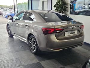 17 TOYOTA AVENSIS 1.6 DIESEL - Image 4