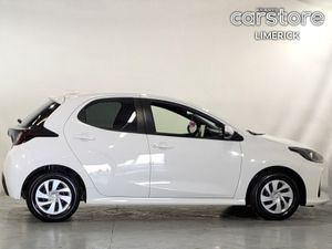 Toyota Yaris Hybrid - Image 2