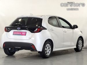 Toyota Yaris Hybrid - Image 3