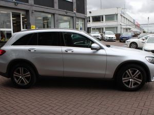 MERCEDES BENZ GLC 220DIESEL SPORT AUTOMATIC - Image 3