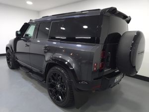 Land Rover Defender 110 D300 HSE - Image 2