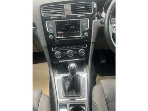 Volkswagen Golf Highline 1.6 TDI Manual 6speed FW - Image 4