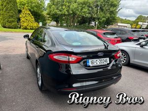 Ford Mondeo 2.0 Tdci Zetec ECO S/S 150PS 5DR - Image 4