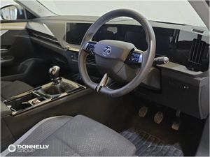 Vauxhall Astra 1.2 Turbo Design 5dr - Image 4