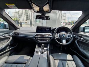 BMW 5 Series 530e M Sport Saloon - Image 4