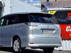 Toyota Estima Hybrid 8 seater - Image 3