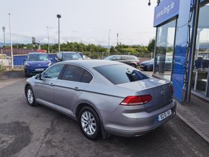 VOLKSWAGEN PASSAT 1.6TDI COMFORT LINE 120BHP - Image 4