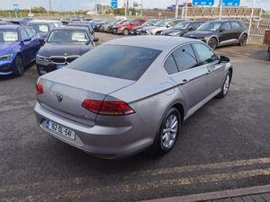VOLKSWAGEN PASSAT 1.6TDI COMFORT LINE 120BHP - Image 3