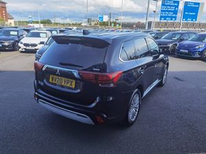 MITSUBISHI OUTLANDER 2.4 EXCEED PHEV - Image 4