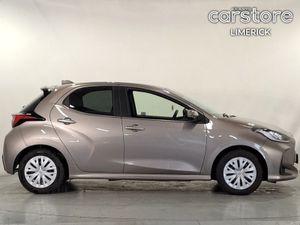 Toyota Yaris 1.5 PET HYB Auto 5DR - Image 2