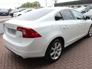 Volvo S60D4 SE LUXURY 4DR SALOON AUTOMATIC - Image 4