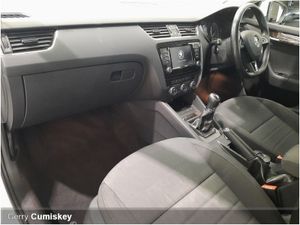 Skoda Octavia Style Combi 2.0tdi 150HP DSG - Image 2