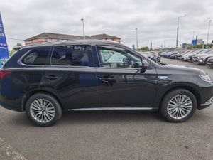 MITSUBISHI OUTLANDER 2.4 EXCEED AUTOMATIC PHEV - Image 4