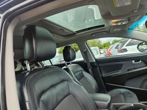 Kia Sportage 1.7 DSL EX MT 5DR - Image 4