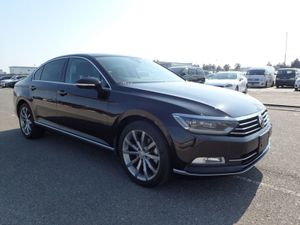 Volkswagen Passat 2.0 TDI Highline Premium Plus - Image 2