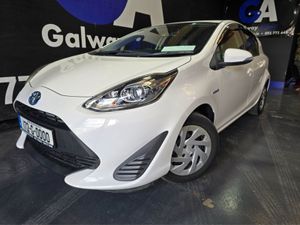 Toyota Aqua 1.5 Hybrid-rear Camera android Auto - Image 2