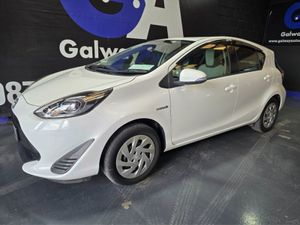 Toyota Aqua 1.5 Hybrid-rear Camera android Auto - Image 4