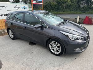 141 Kia Ceed 1.6D Estate Low Miles Warranty - Image 2