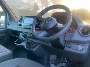 Mercedes-Benz Sprinter 517LWB High Roof Base - Image 3