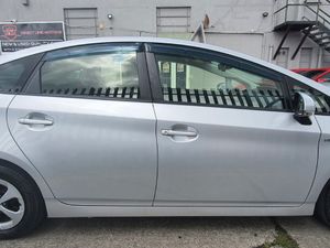 2015 Toyota Prius (VERY LOW  MILAGE) - Image 4