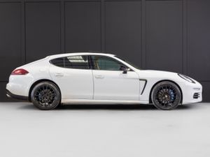 142 Porsche Panamera V6 Diesel - Image 2