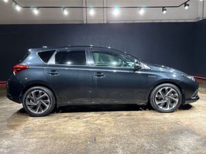 Toyota Auris 1.8 Hybrid Automatic - Full Cream Le - Image 2