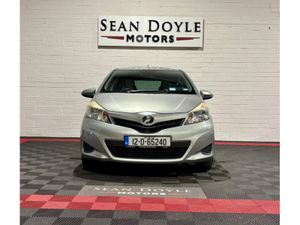 Toyota Vitz 1.3 AUTO Push Start - Image 3
