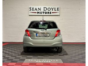 Toyota Vitz 1.3 AUTO Push Start - Image 4