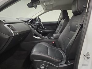 Jaguar E- PACE 2.0 D200 R-dynamic SE 5dr Auto - Image 3