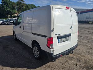 Nissan van - Image 3