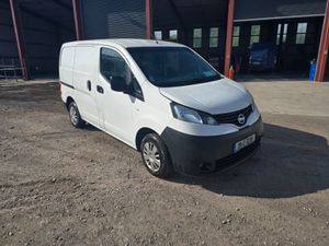 Nissan van - Image 2