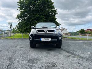CLEAN TOYOTA HILUX RC 2.5 D4D SR5 DOUBLE CAB 2012 - Image 3