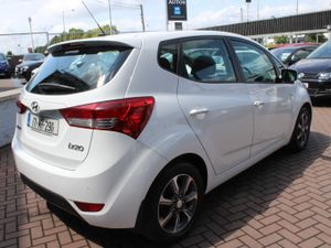 HYUNDAI IX201.4 DELUXE 5DR HATCHBACK 62,000KMS - Image 4