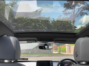 Volkswagen ID.3 Family 145HP 58kwh Glass Sunroof - Image 3