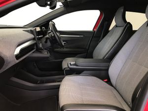 Renault Megane E-Tech 2023 - Image 4