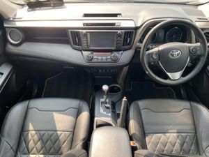 Toyota Rav4 2.5 Hyrid Luna Sport - Image 2