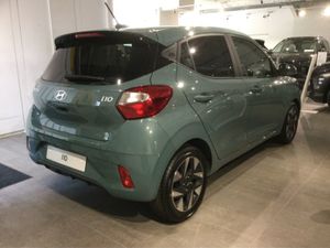 Hyundai i10 Deluxe Plus Automatic - Showroom Demo - Image 2