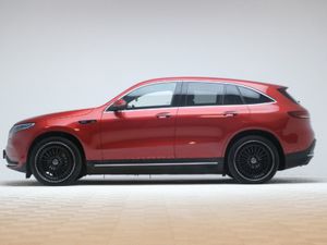 Mercedes-Benz EQC 400 AMG Line Premium Plus 4matic - Image 4