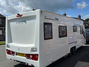 Lunar Delta 4 Berth Island Bed Caravan - Image 3