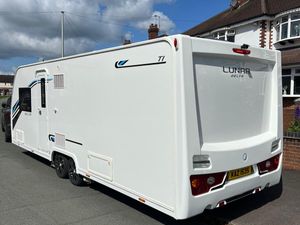 Lunar Delta 4 Berth Island Bed Caravan - Image 4