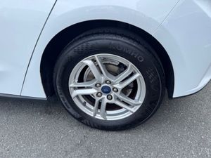 Ford Focus 1.0 T Zetec 125BHP 5dr..new Nct..12 Mo - Image 3