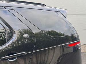 Land Rover Discovery 2019 7 seater - Image 3