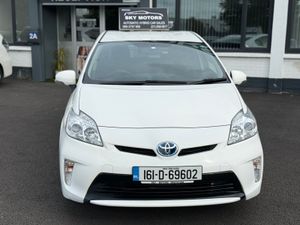2016 Toyota Prius 1.8 Hybrid  automatic - Image 2