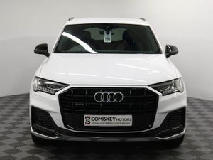 Audi Q7 Tfsie V6 Black Edition - Image 2